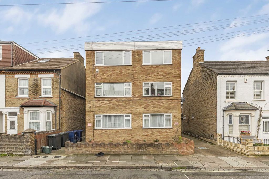 Property photo 1 of 7