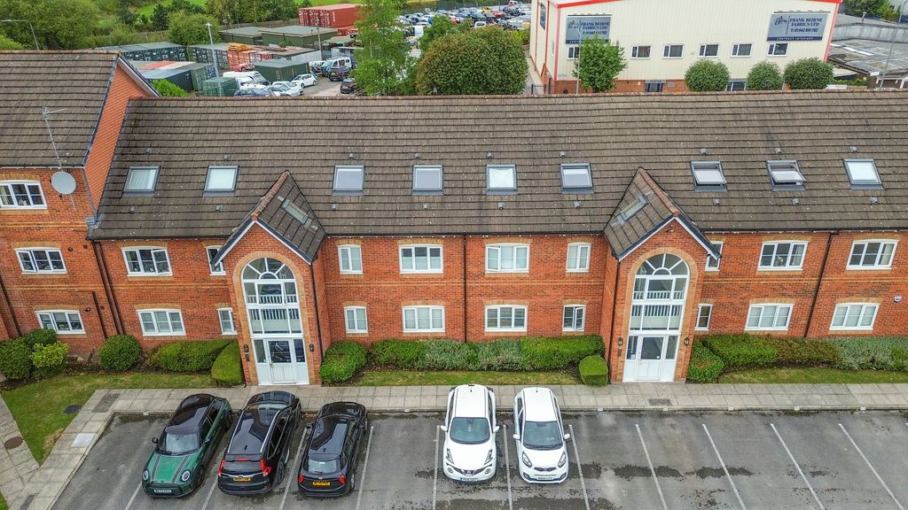 Property photo 1 of 12