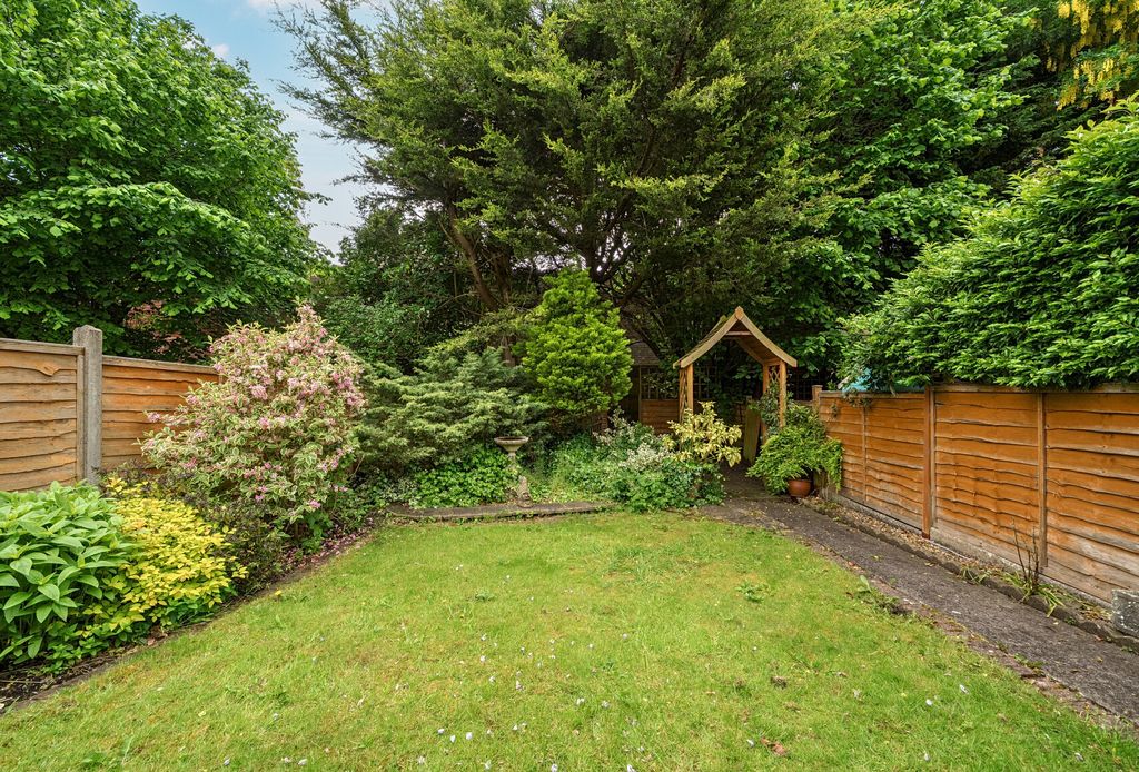 Property photo 3 of 17 1464529-18-6A0Da0...
