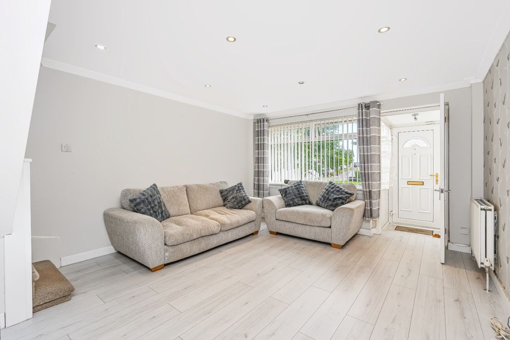 Property photo 2 of 27 5356105