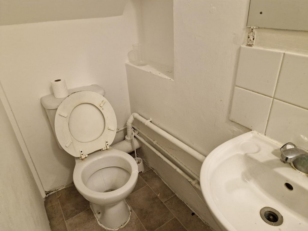 Property photo 3 of 4 WC