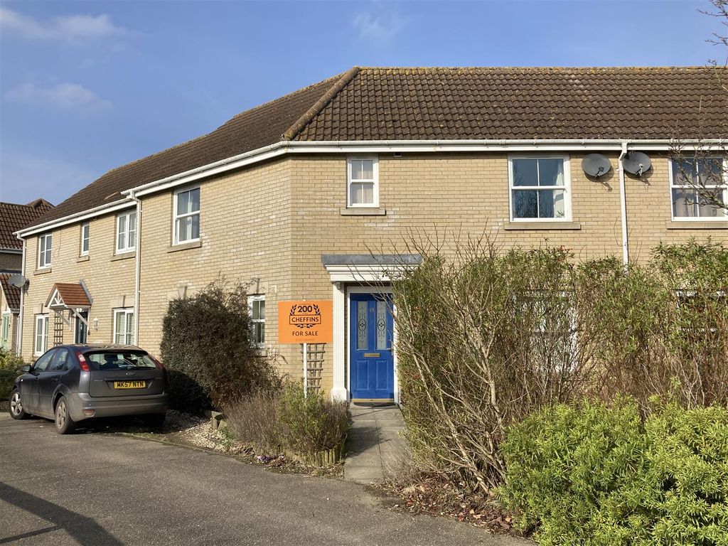 Property photo 1 of 15 Stirling Way New Front 2.Jpg