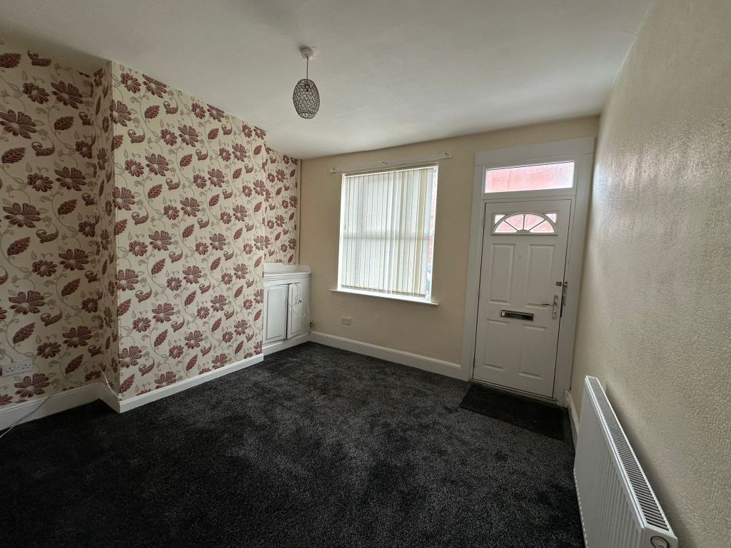 Property photo 2 of 7 Living Room