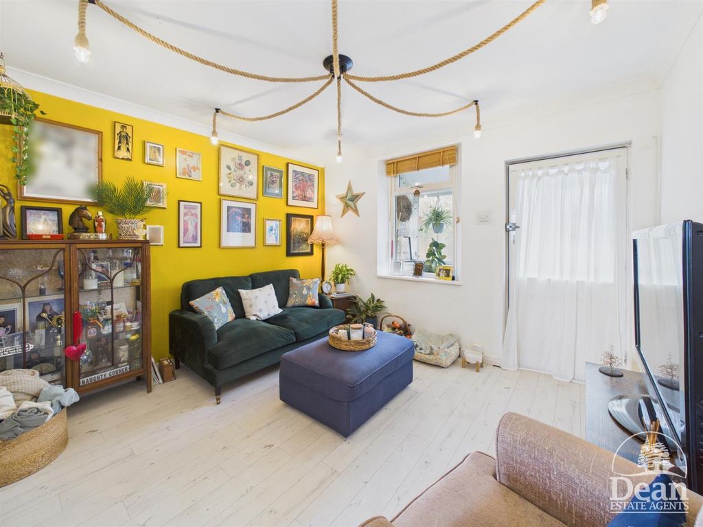 Property photo 2 of 22