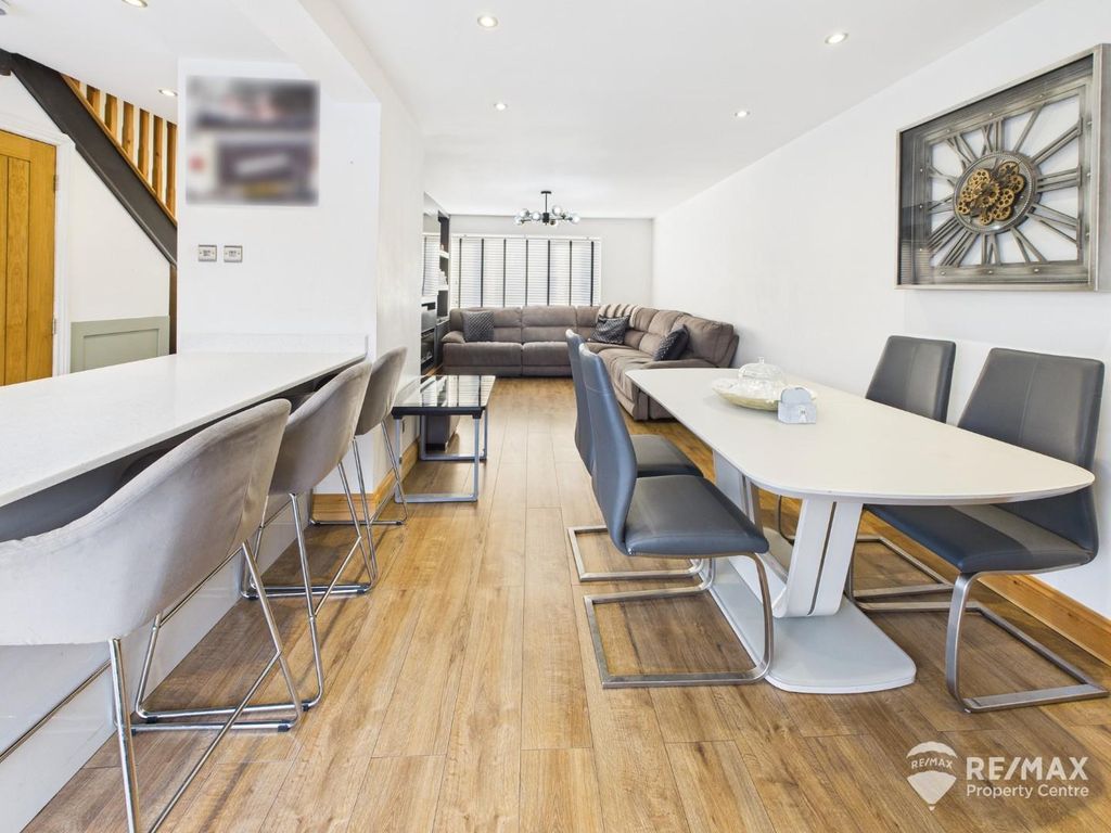 Property photo 2 of 19 Lounge Diner.Jpg