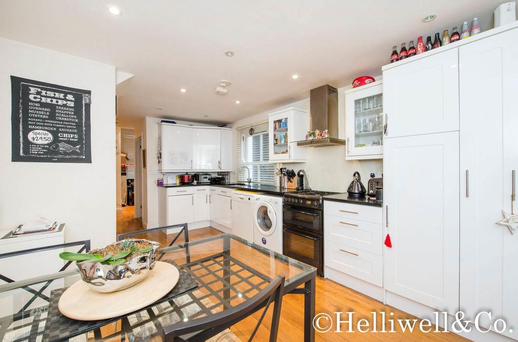 Property photo 2 of 9 Helliwell &amp; Co.