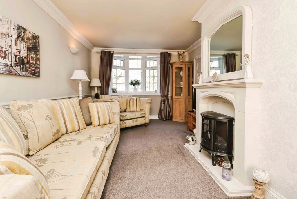 Property photo 3 of 24 Pbox-Img.Jpg