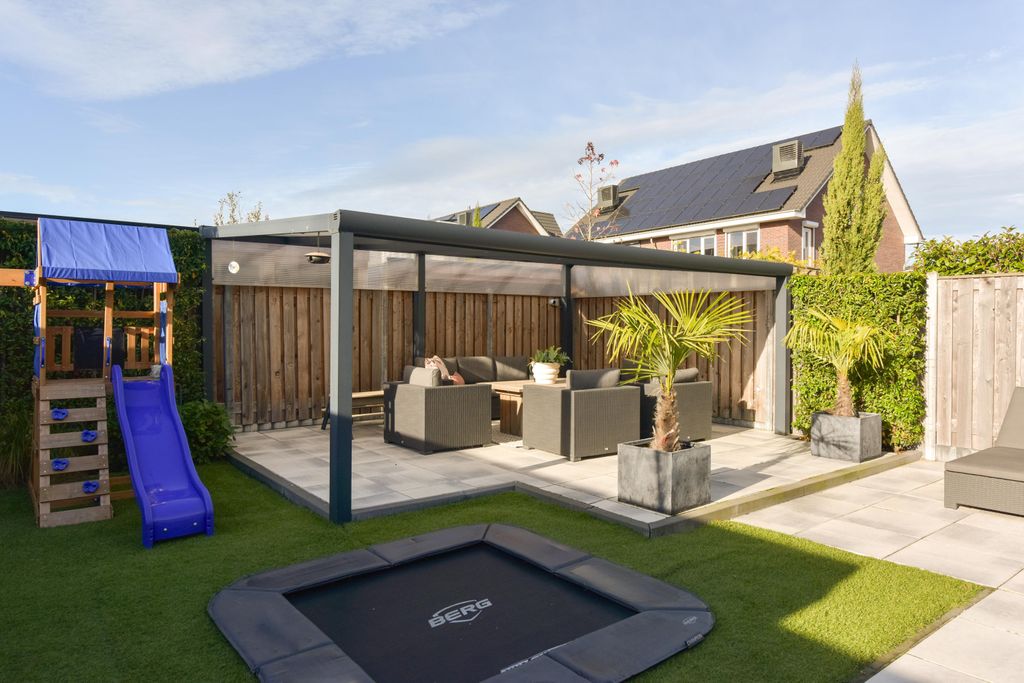 Property photo 3 of 48