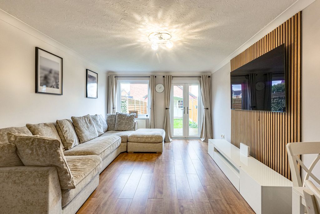 Property photo 2 of 22