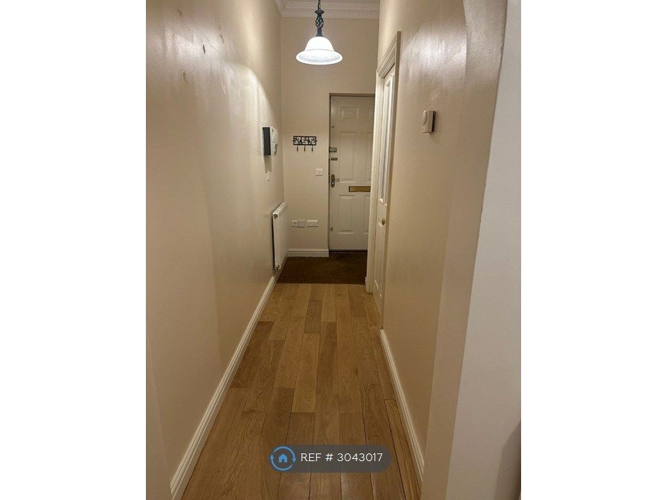 Property photo 1 of 32 Hallway