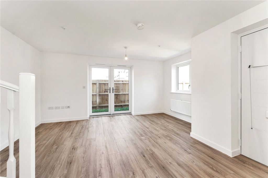 Property photo 3 of 8 Picture No. 06