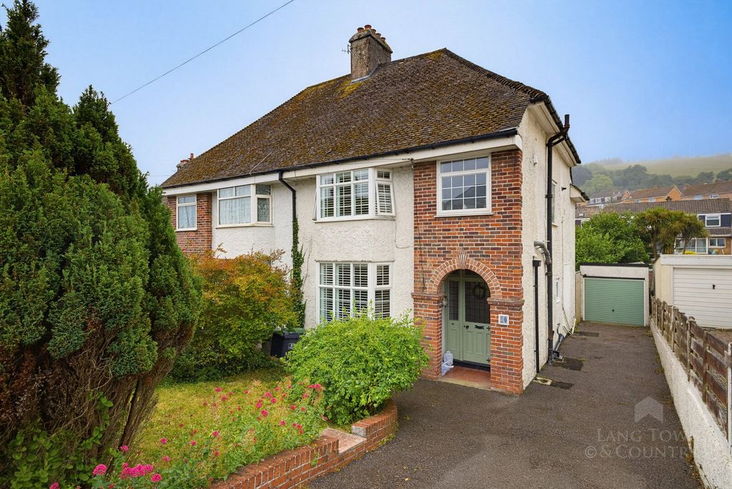 Property photo 1 of 25