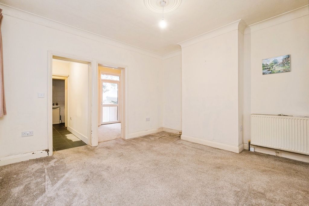 Property photo 3 of 18 Photo