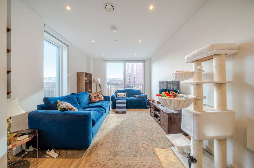 Property photo 3 of 8