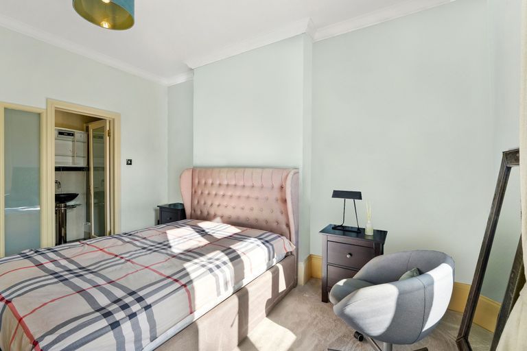 Property photo 2 of 10 Master Bedroom With An En-Suite Bathroom