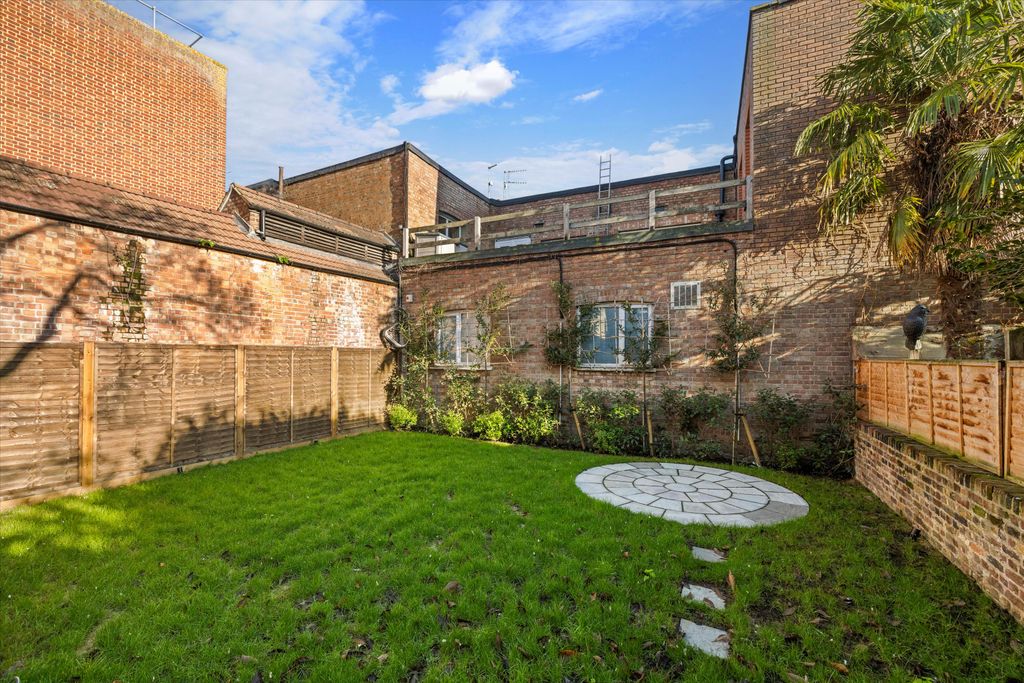 Property photo 2 of 13 Image