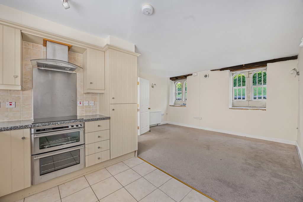 Property photo 2 of 18 Kitchen