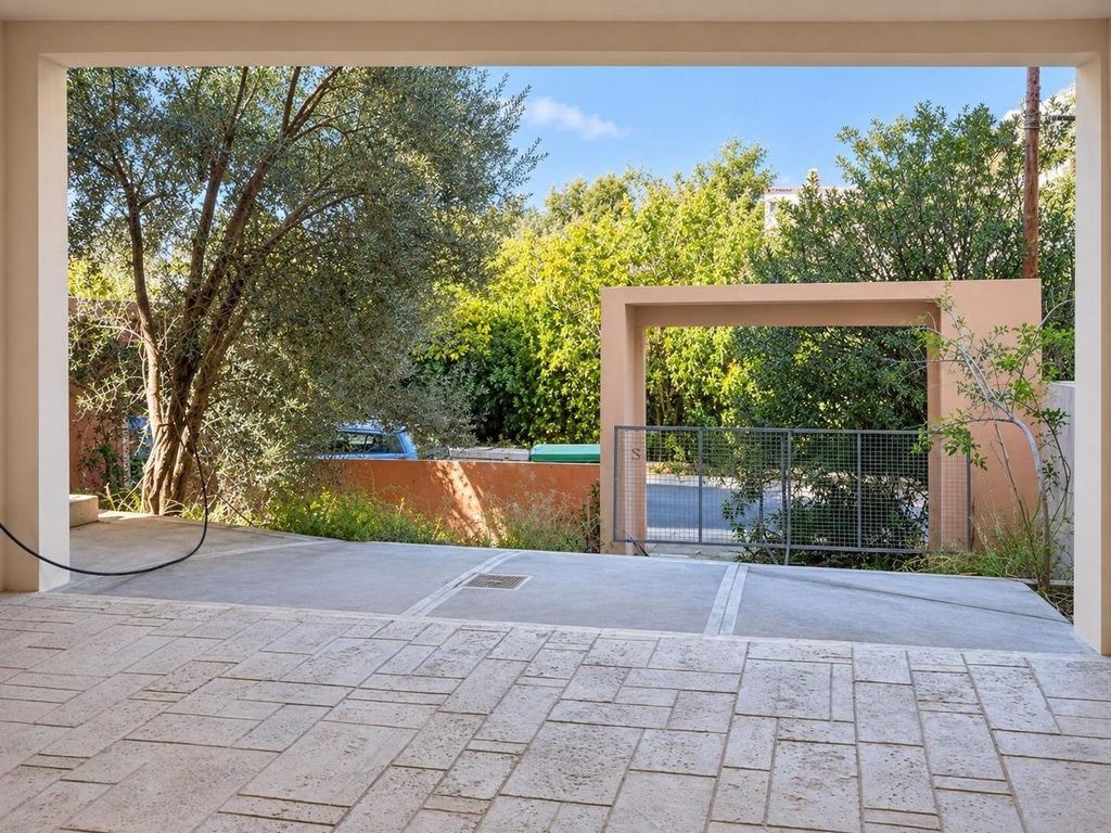 Property photo 1 of 4 (For Sale) Residential Detached House || East Attica/Voula - 450 Sq.m, 5 Bedrooms, 1.850.000€