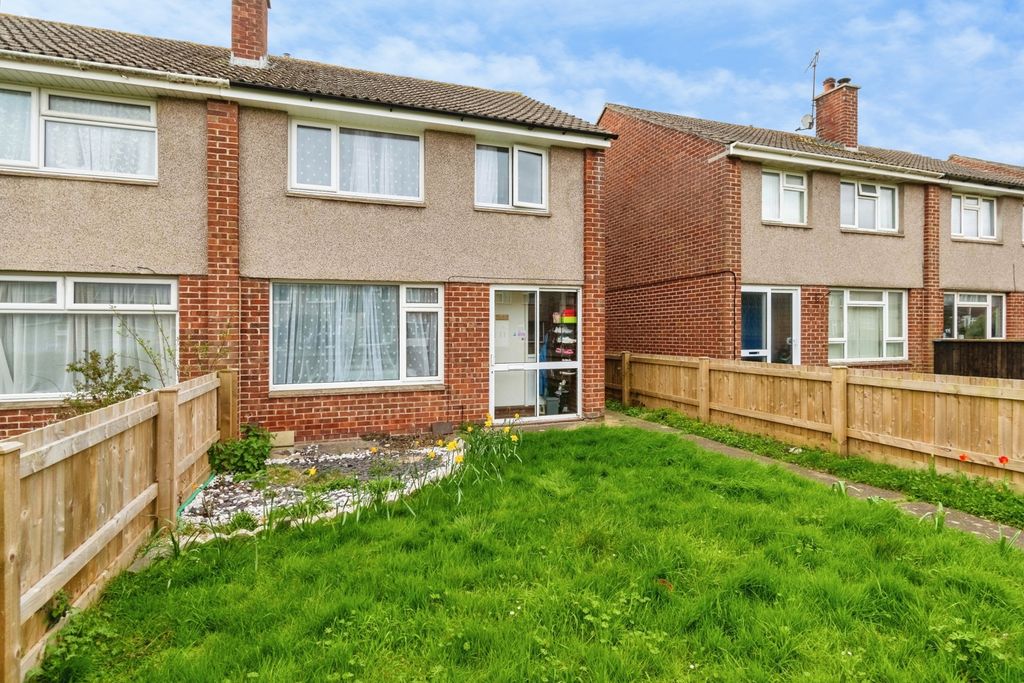 Property photo 1 of 20 Front