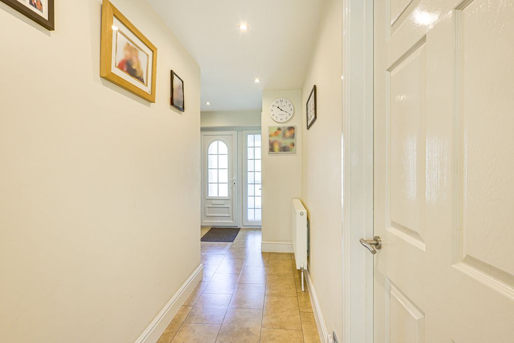 Additional image 15 of 6 bed detached house for saleChestwood Close, Billericay CM12
