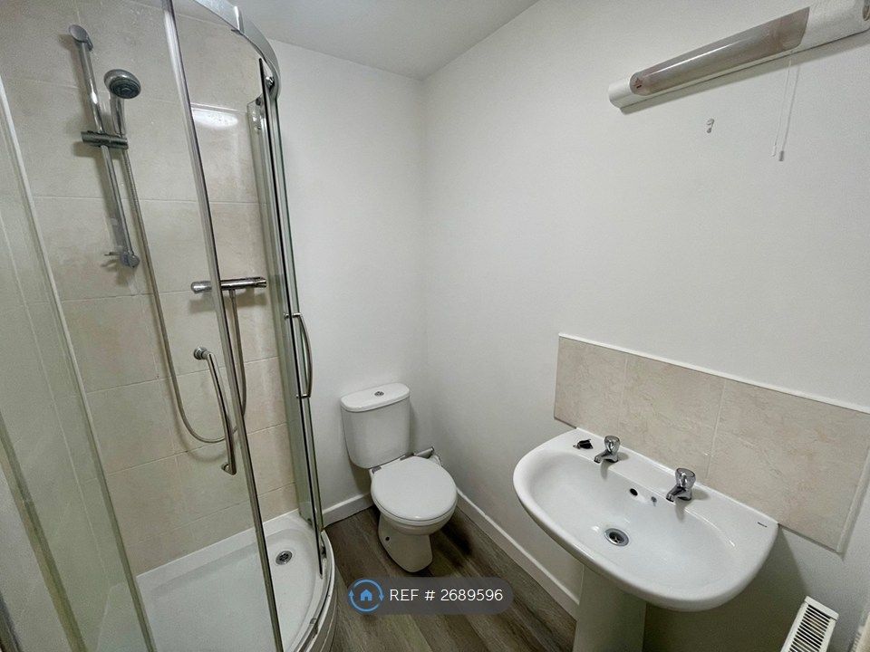 Property photo 3 of 8 Bathroom