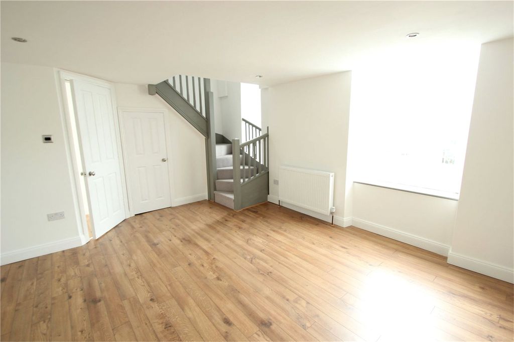 Property photo 2 of 15 Photograph 8