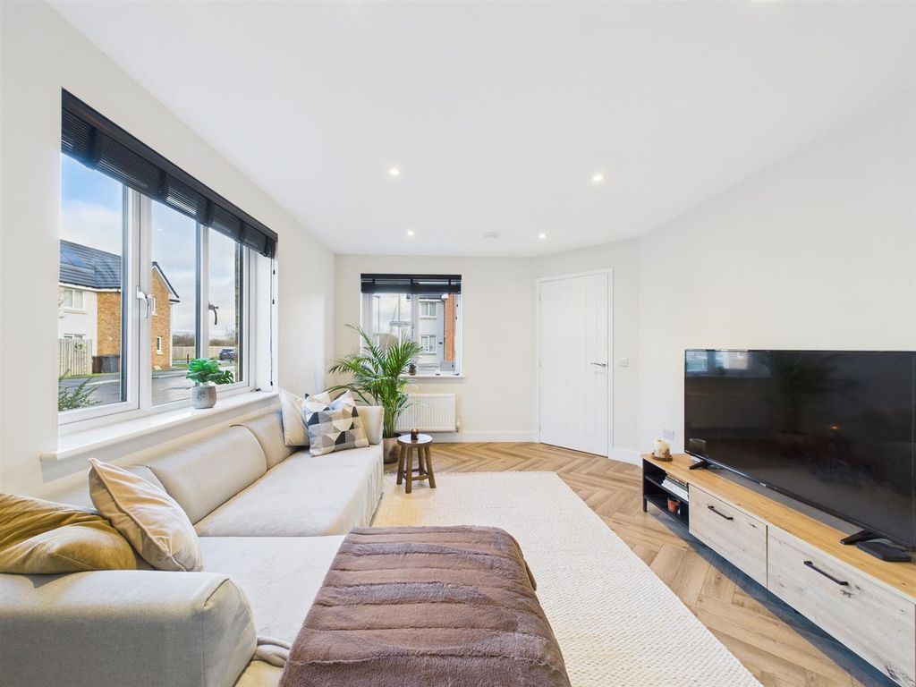 Property photo 2 of 18 Cam03782G0-Pr0232-Still002_Alt.Jpg