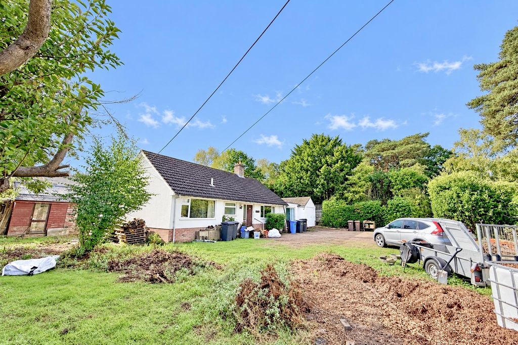Property photo 2 of 7 Greenwood Way Photos (2)