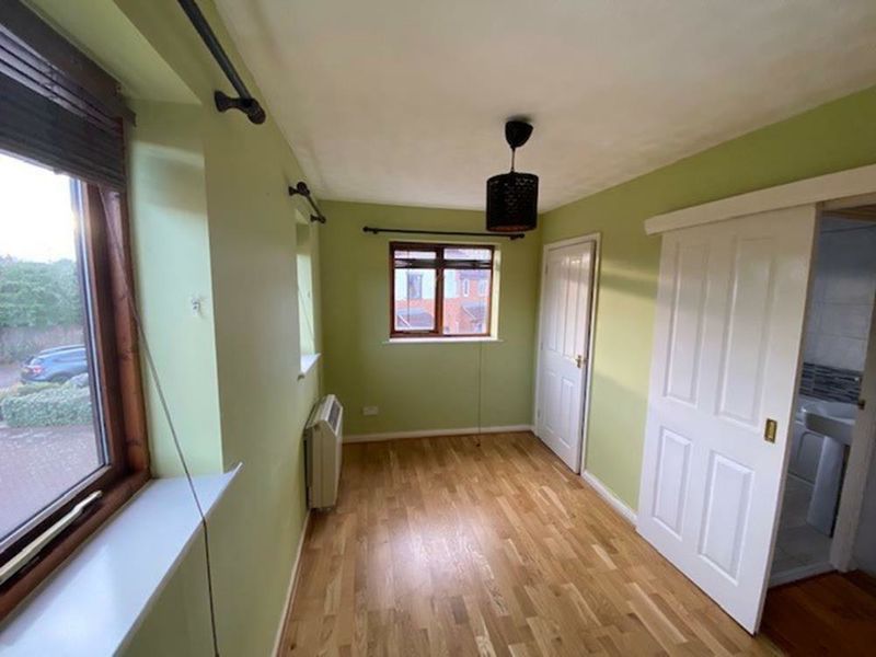 Property photo 3 of 6 Bedroom