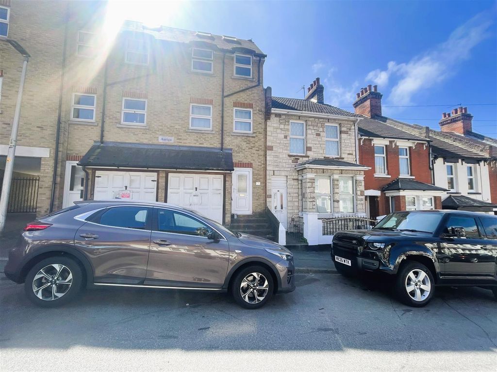 Property photo 1 of 5