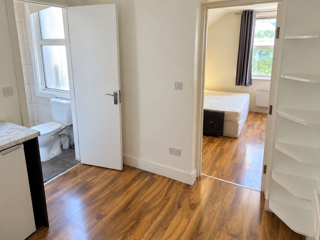 Property photo 3 of 4