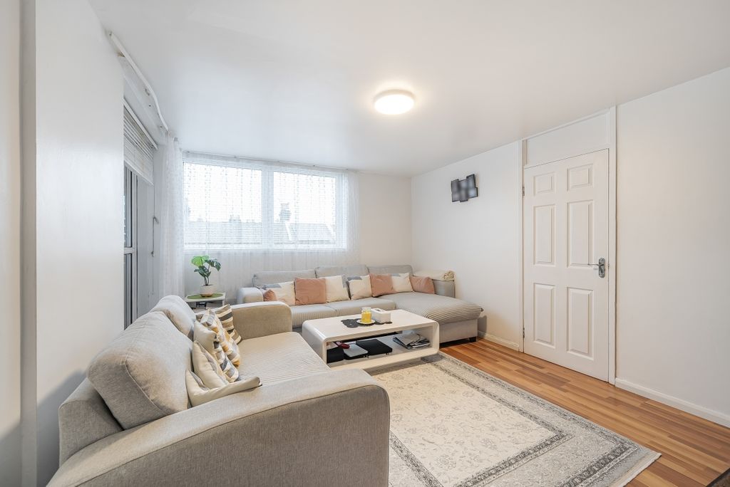 Property photo 1 of 9 1235357 (3)