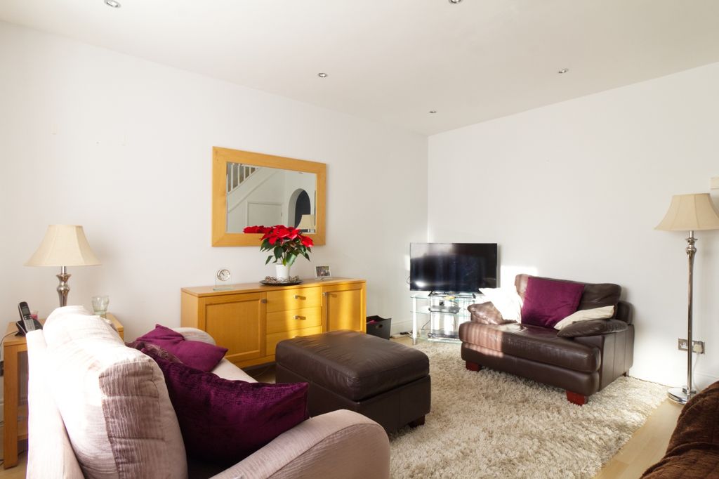 Property photo 2 of 12 Living Room