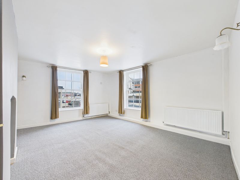 Property photo 2 of 6 Lounge