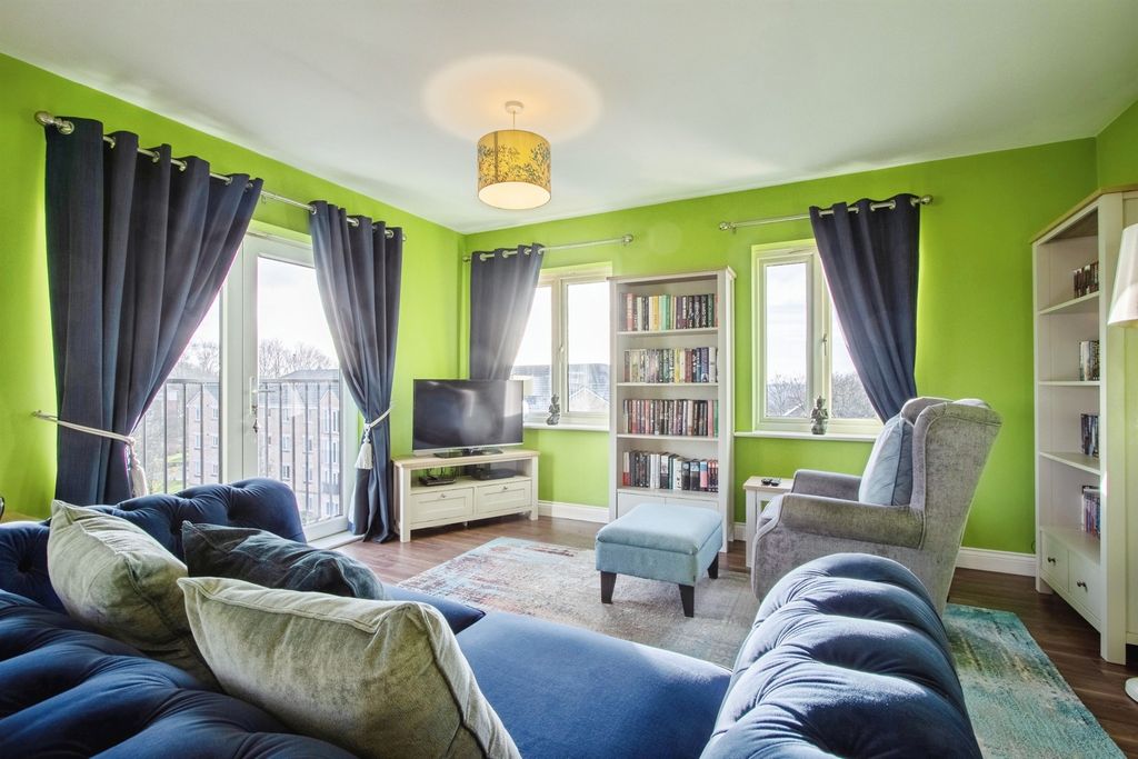 Property photo 3 of 11