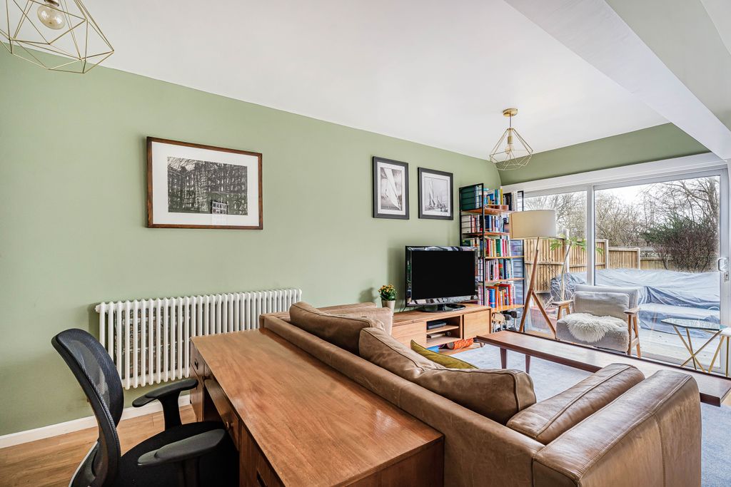 Property photo 3 of 17 Living Room