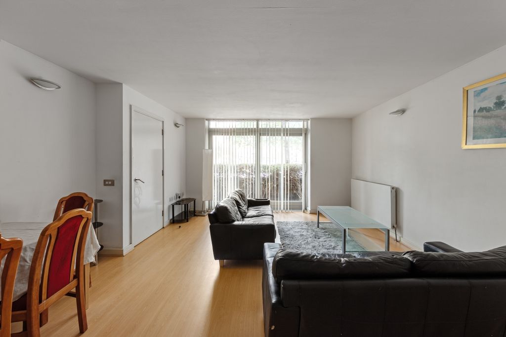 Property photo 3 of 11 094A0475