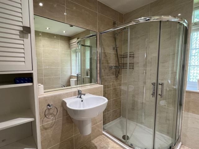 Property photo 2 of 7 Bathroom