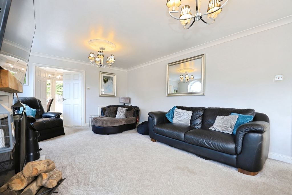 Property photo 2 of 21 Pbox-Img.Jpg