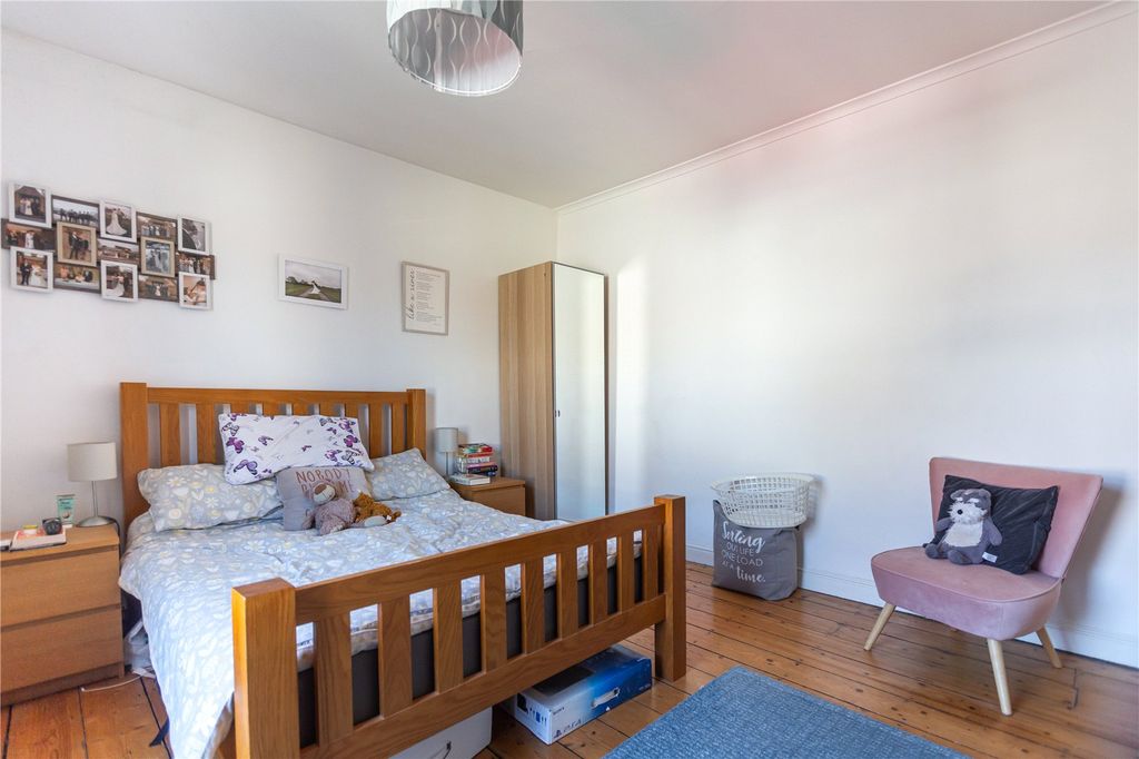 Property photo 2 of 21 Picture No. 23