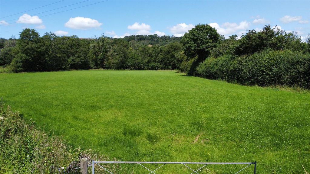 Property photo 3 of 8 Llfg3540.Jpg