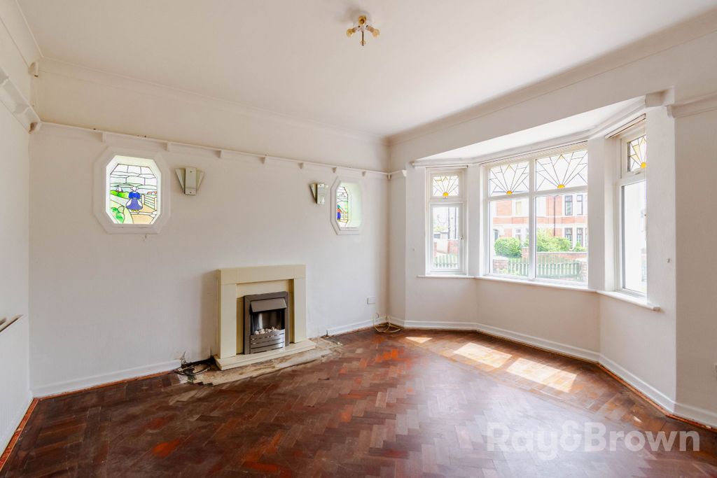 Property photo 2 of 53