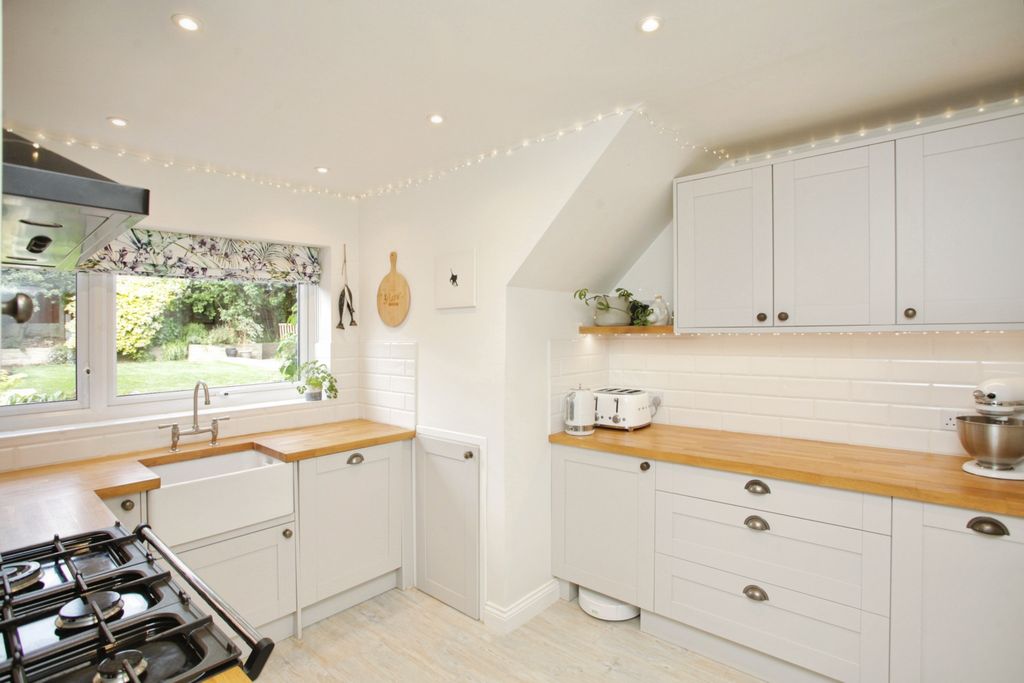 Property photo 3 of 15 Kitchen