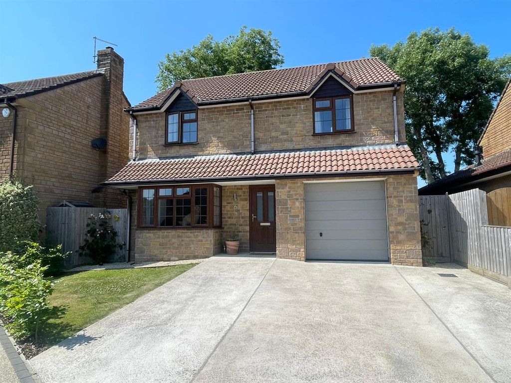 Property photo 1 of 11