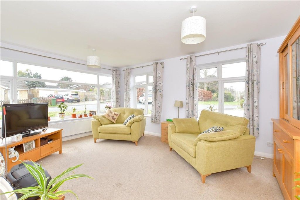 Property photo 1 of 11 Lounge