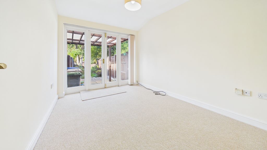 Property photo 3 of 7