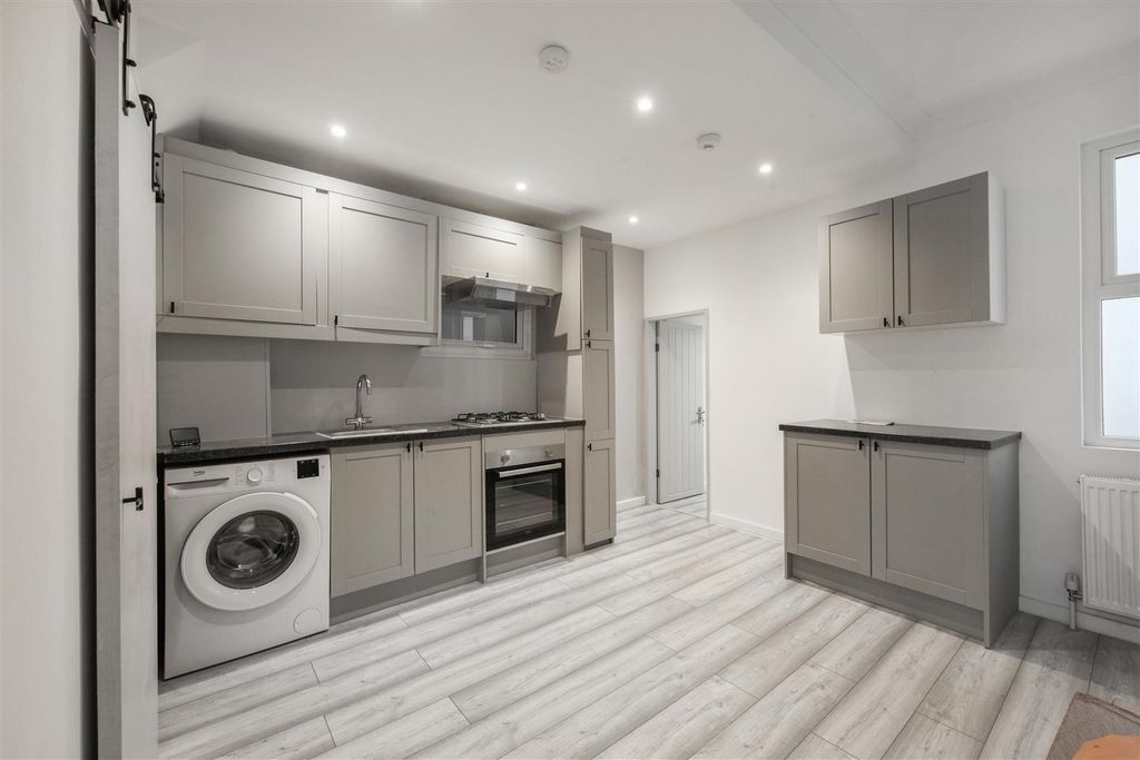 Property photo 1 of 15 30 Pembroke Road - Jef3V71Gp2Qupit0Rhwy.Jpg