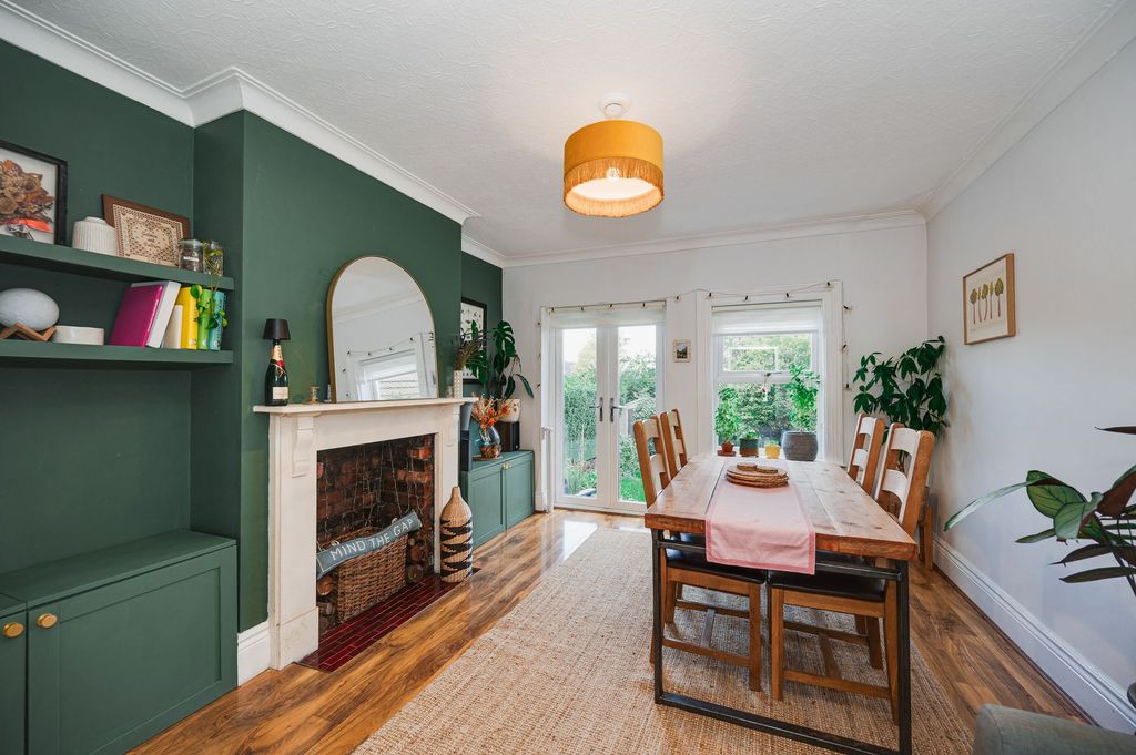 Property photo 3 of 32