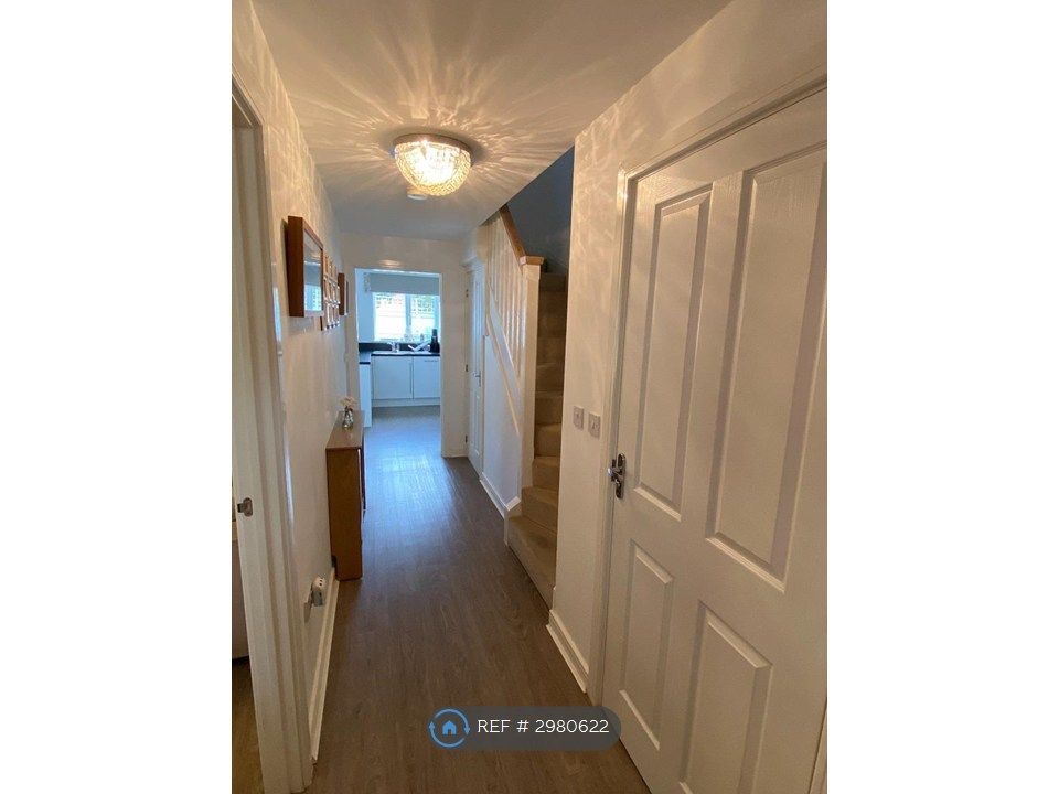 Property photo 3 of 23 Entrance Hallway