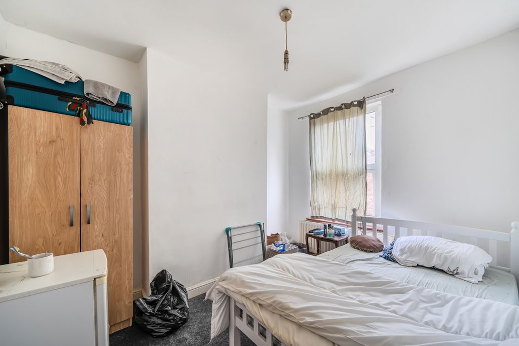 Property photo 3 of 19 Bedroom